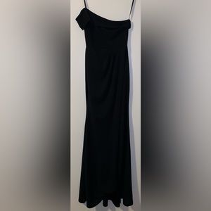 Windsor Asymmetrical Formal Dress; Black; Size: Medium